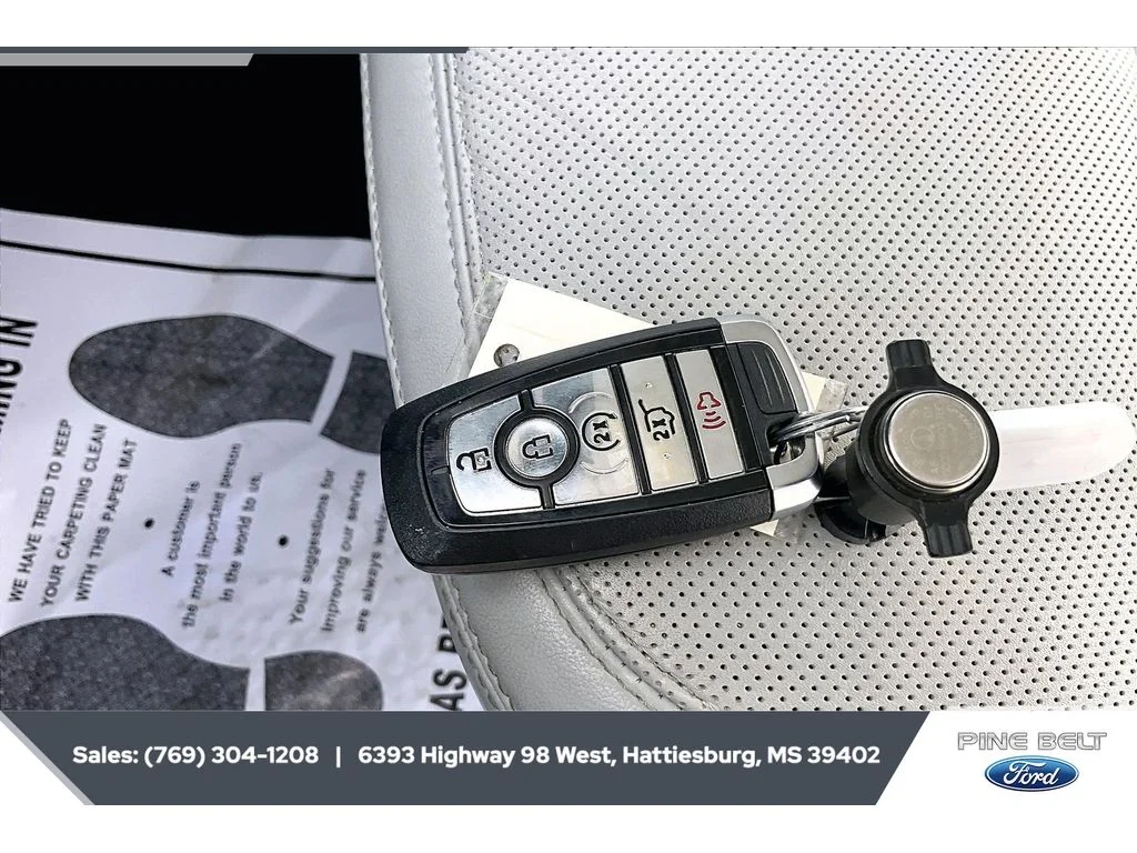 Used 2025 Agate Black Metallic Ford Platinum image 9