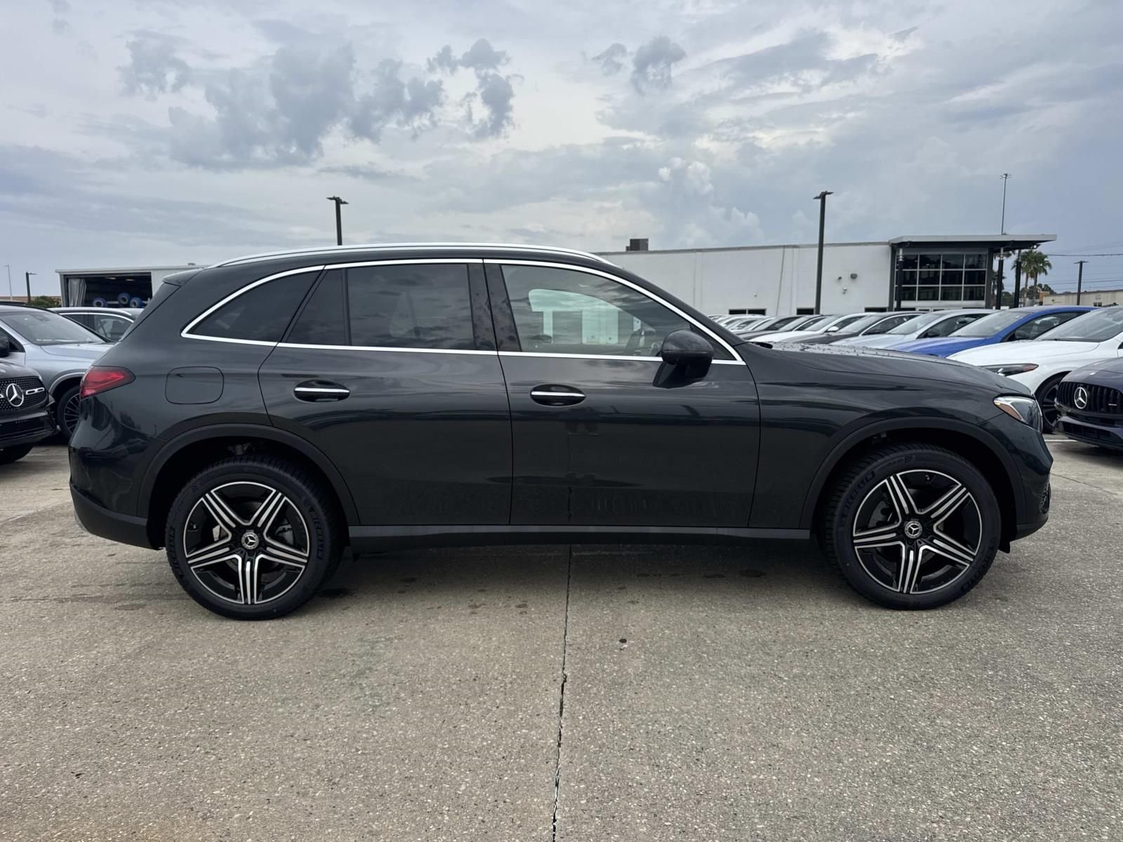 New 2027 Gray Mercedes-Benz GLC 300 image 4