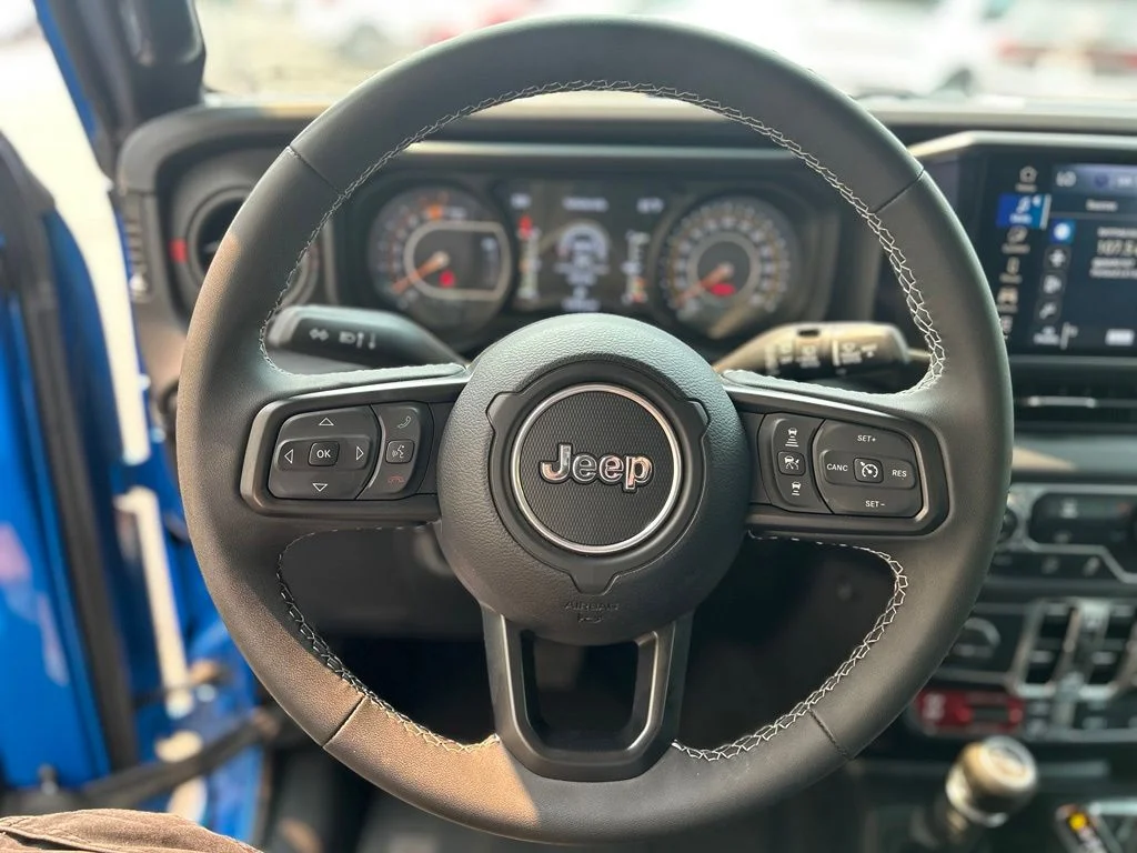 Used 2025 Hydro Blue Pearl Coat Jeep Rubicon image 19