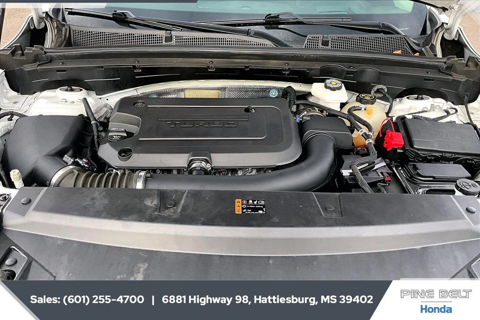 Used 2023 White Frost Tricoat Buick Avenir image 8