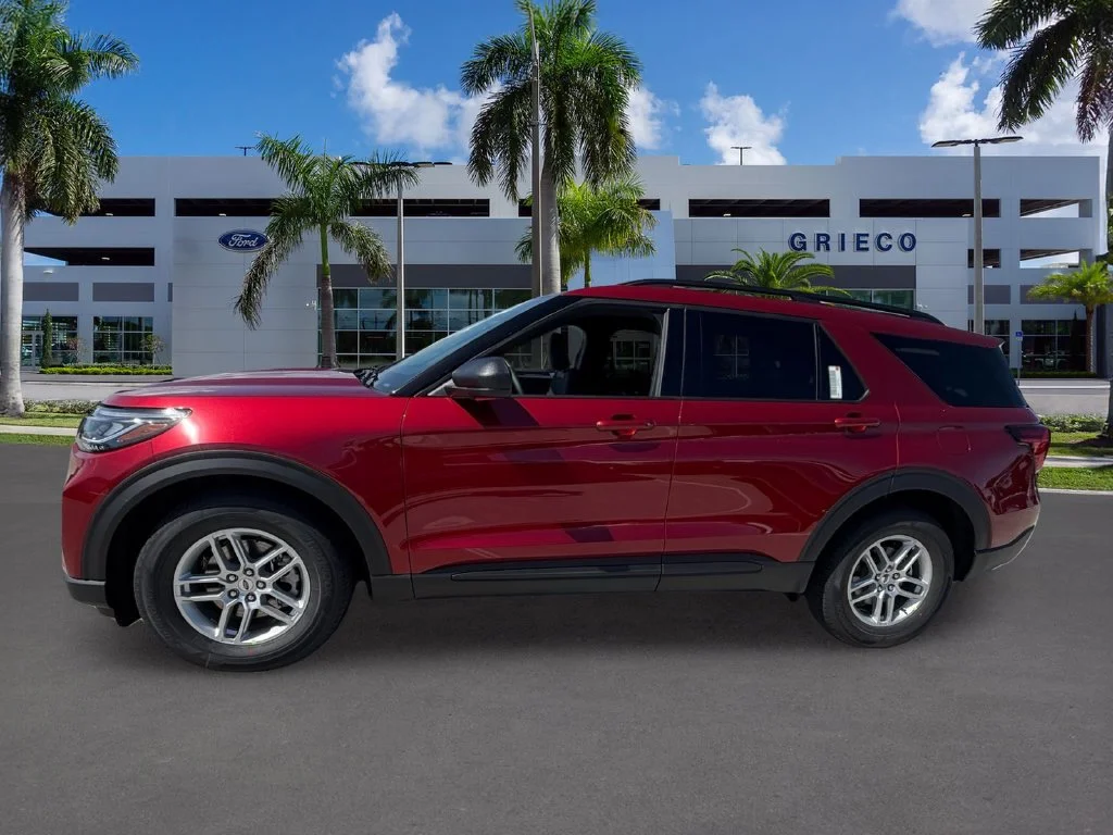 New 2027 Ruby Red Metallic Tinted Clearcoat Ford Active image 4
