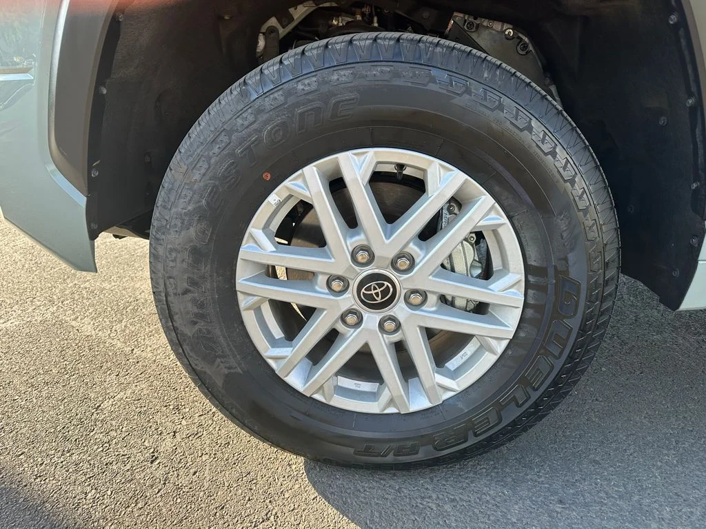 Used 2024  Toyota SR5 image 12