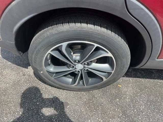 Used 2023  Buick Select image 29