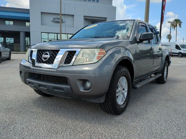 Used 2016 Gray Nissan SV image 8