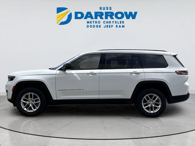Used 2025 White Jeep Laredo image 2