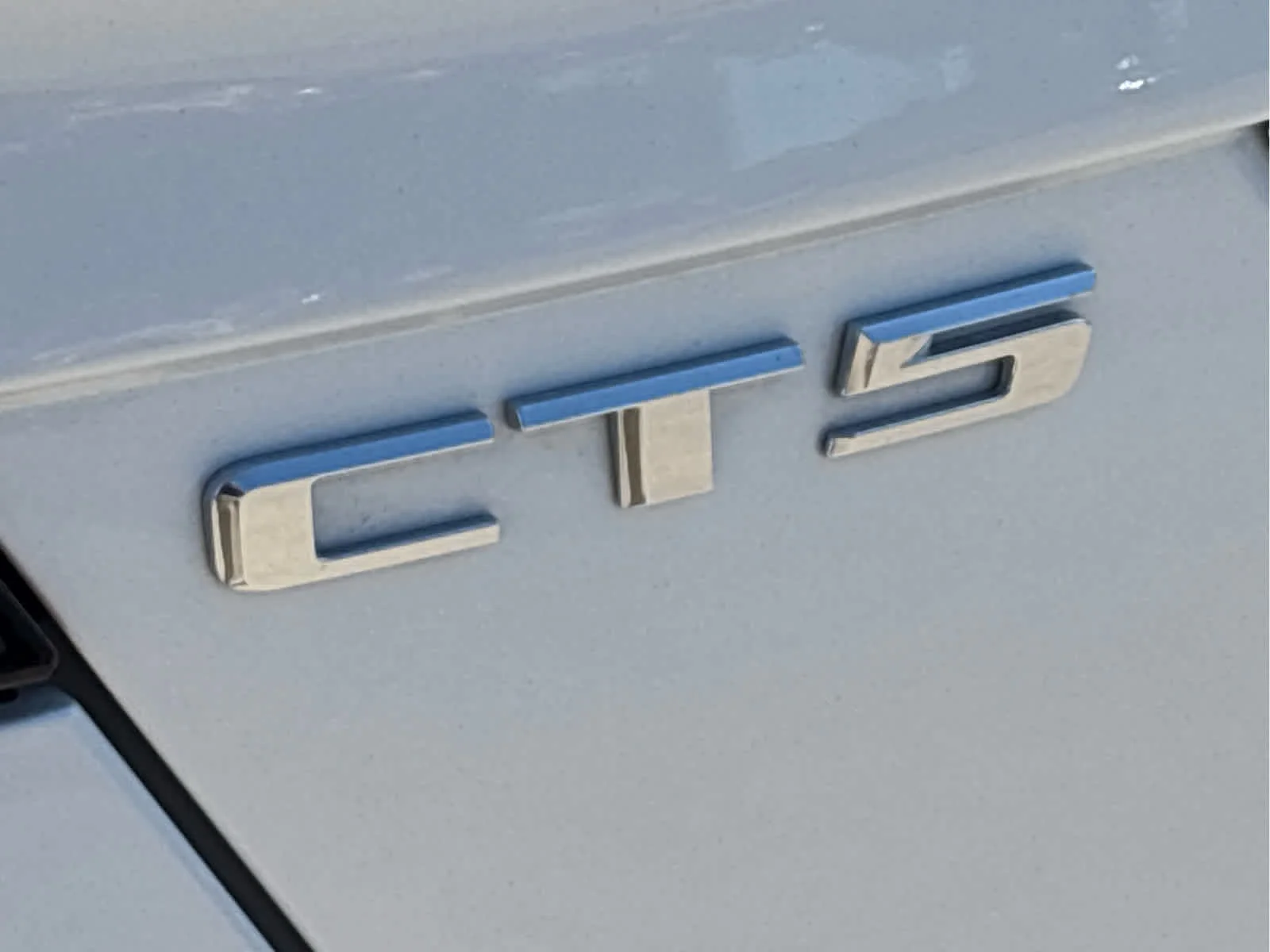 Certified Used 2025 Crystal White Tricoat Cadillac Premium Luxury image 9