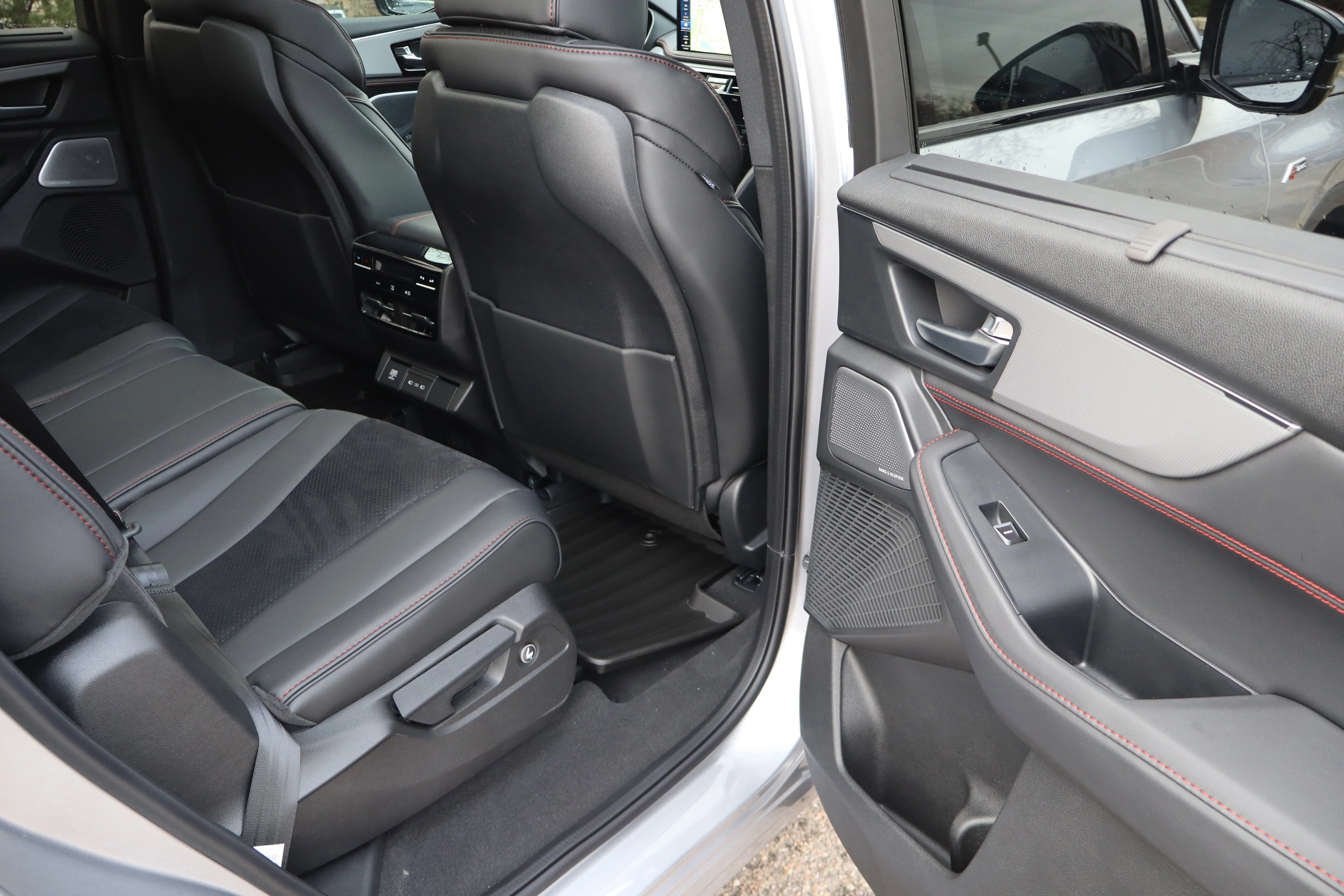 New 2026 Solar Silver Metallic Acura w/A-Spec Package image 32