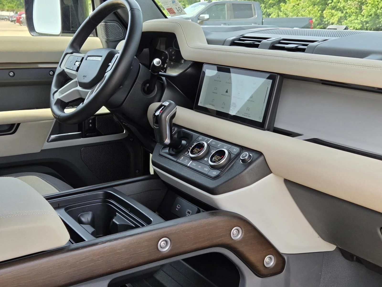 Certified Used 2023  Land Rover X-Dynamic SE image 42