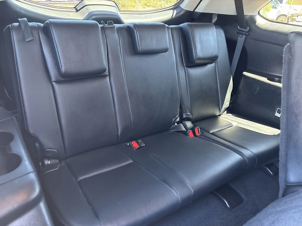 Used 2019 Silver Toyota XLE image 12