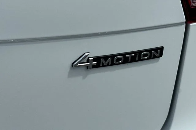 Used 2024  Volkswagen 2.0T Wolfsburg Edition image 33
