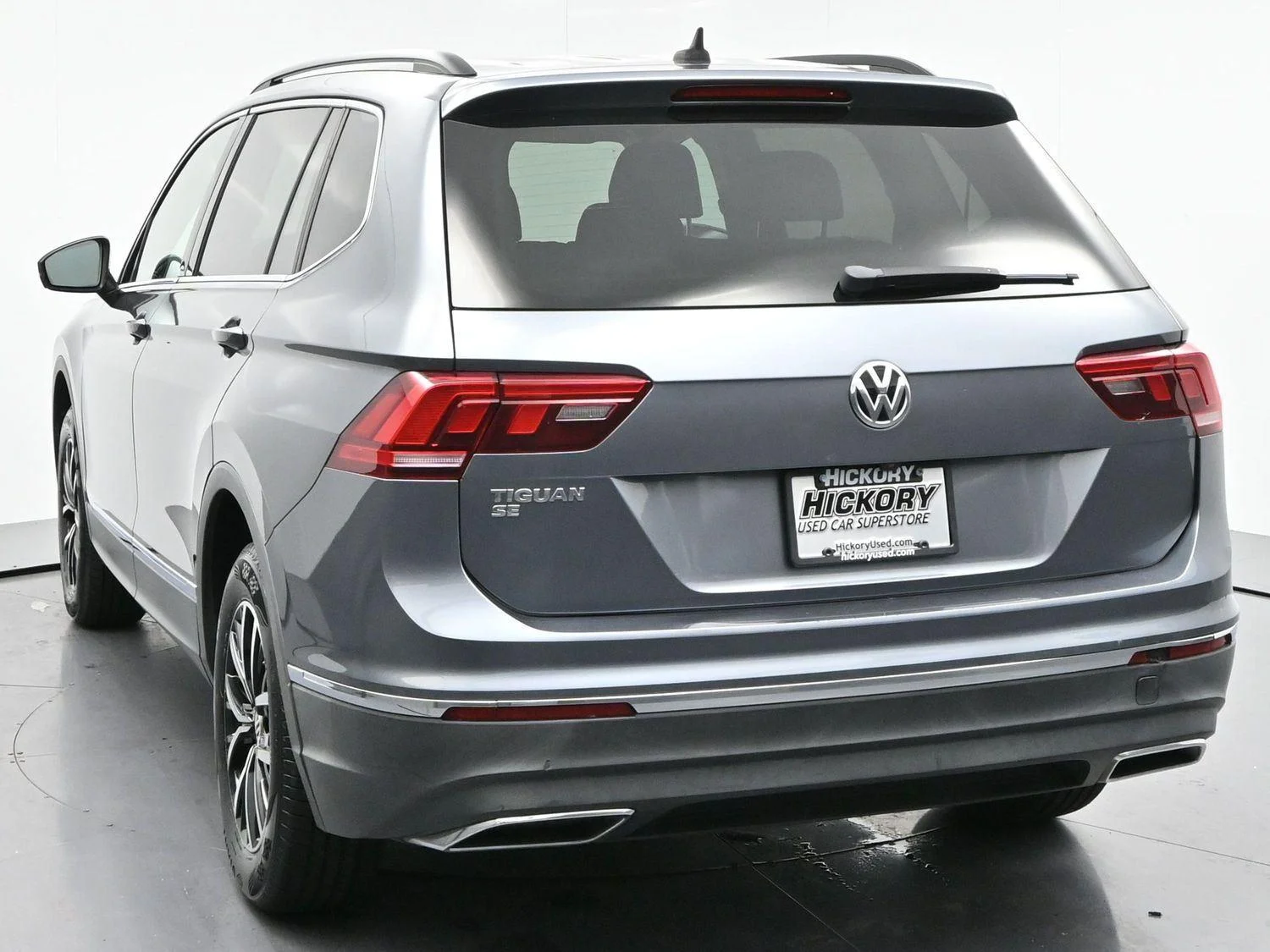 Used 2021 Platinum Gray Metallic Volkswagen SE image 6