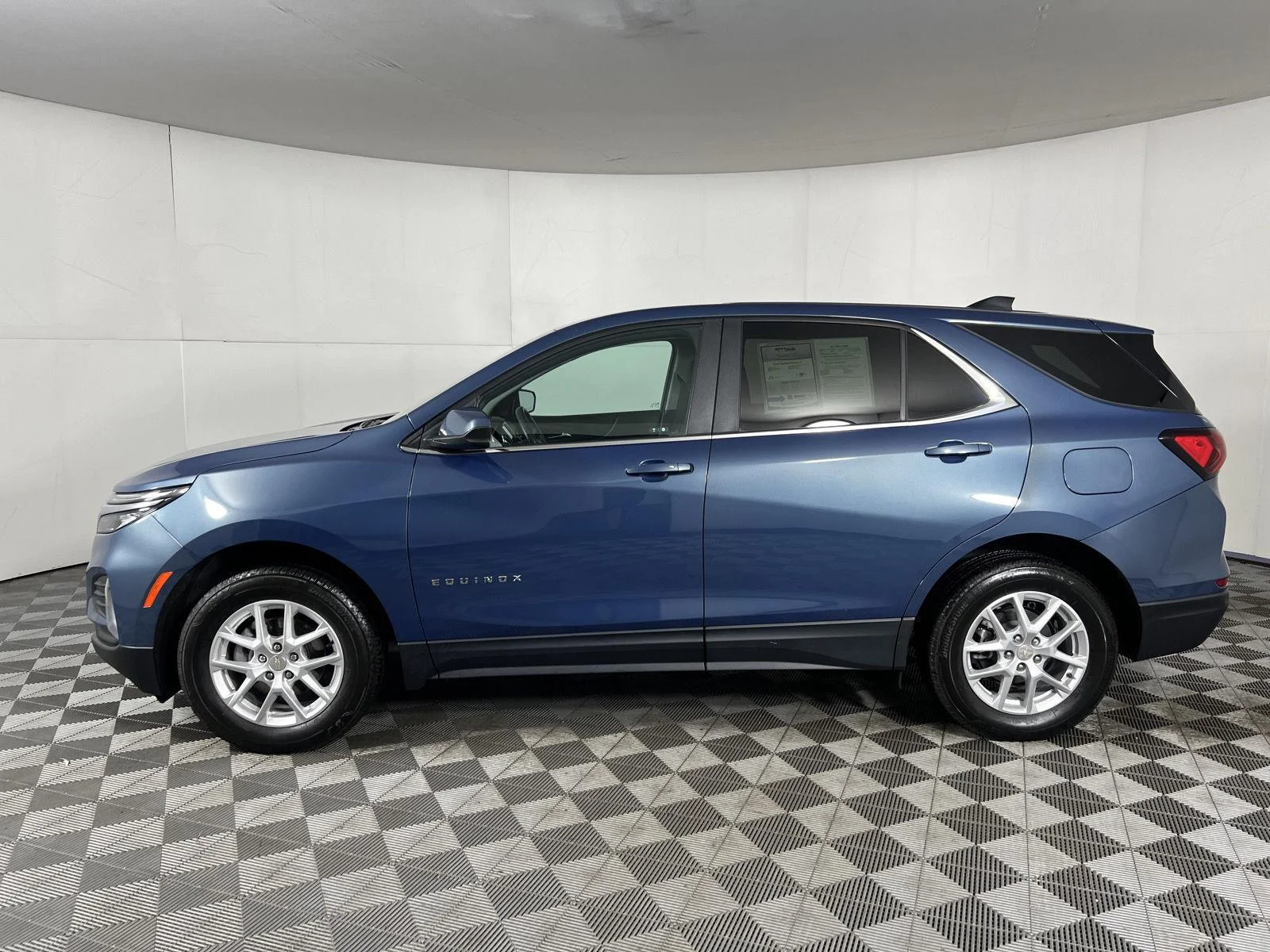 Used 2024 Lakeshore Blue Metallic Chevrolet LT image 23