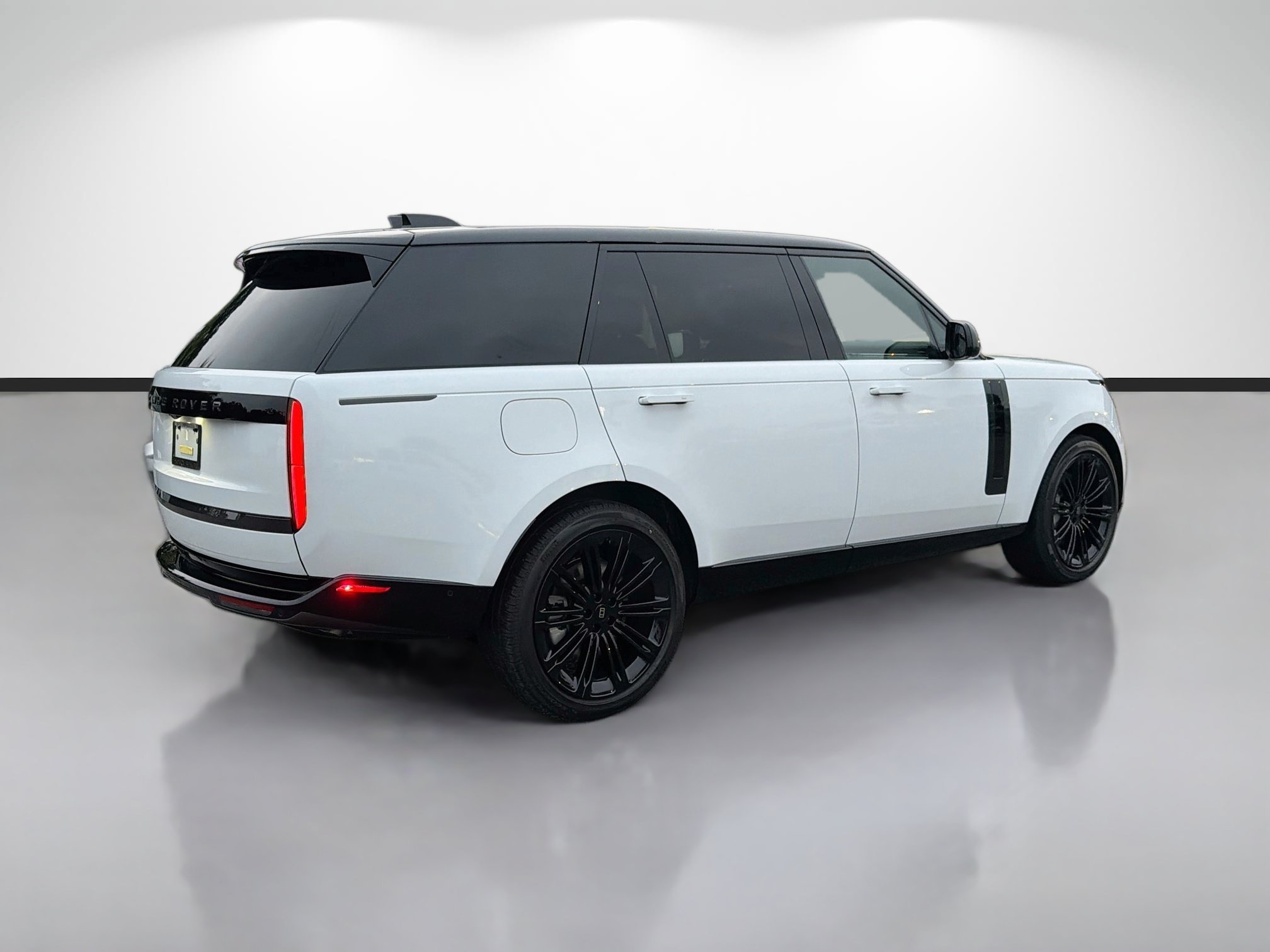 New 2027 Fuji White LAND ROVER  image 5