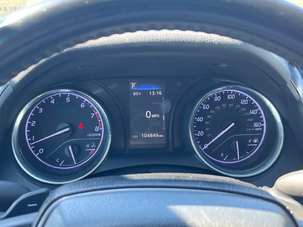 Used 2020 White Toyota SE image 12
