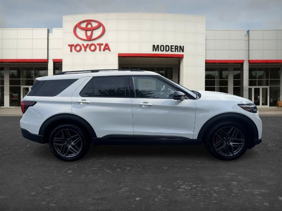 Used 2025 White Metallic Ford ST image 4