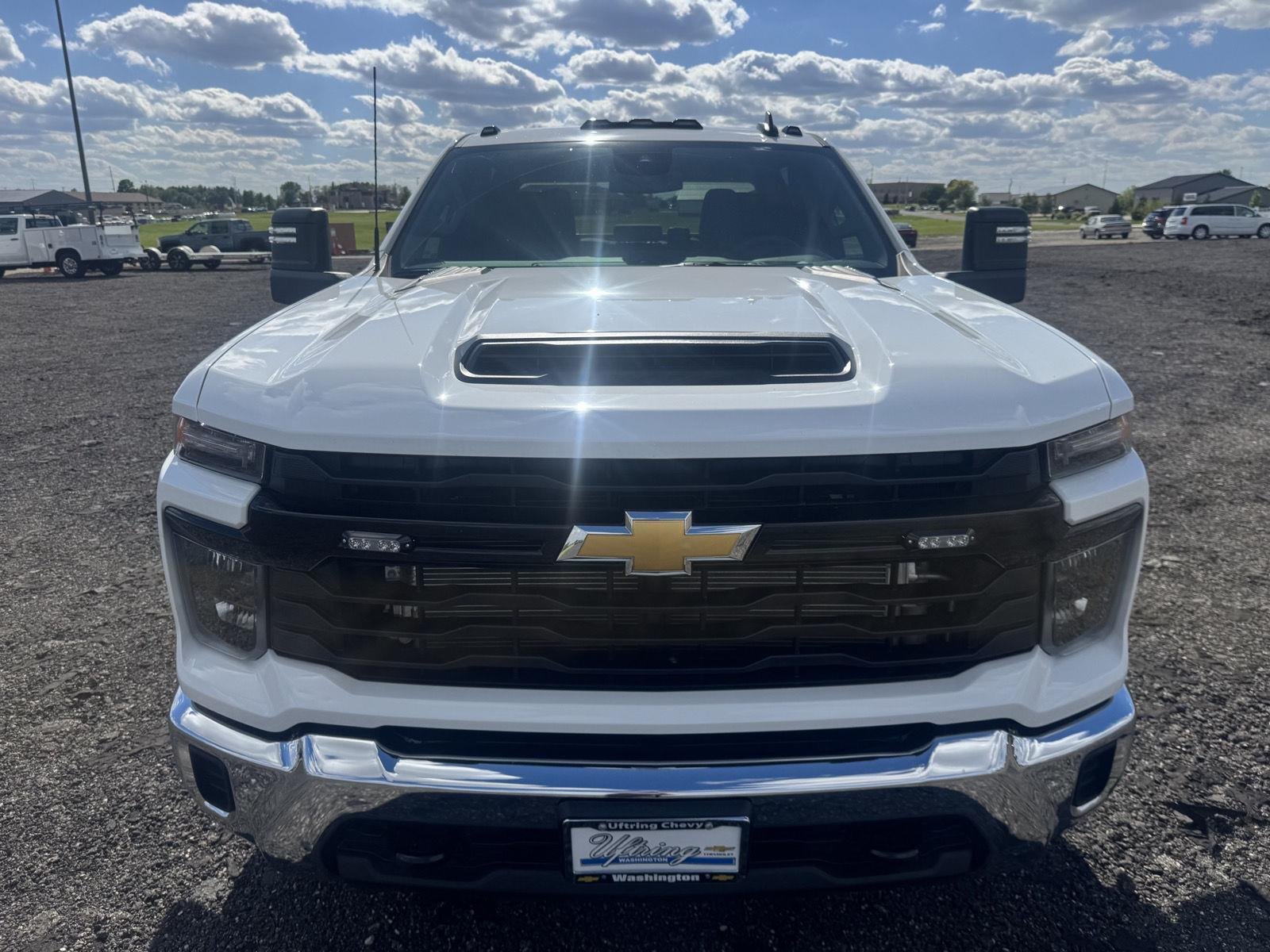 New 2026 Summit White Chevrolet Work Truck image 8