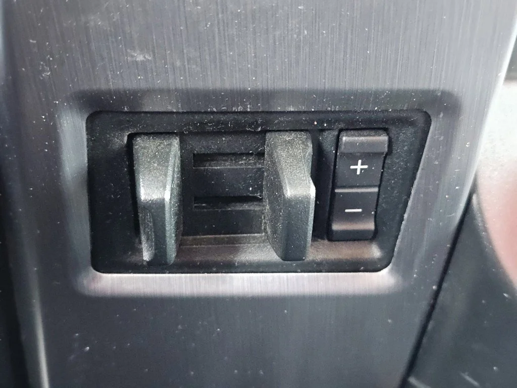 Used 2018 Shadow Black Ford Platinum image 13