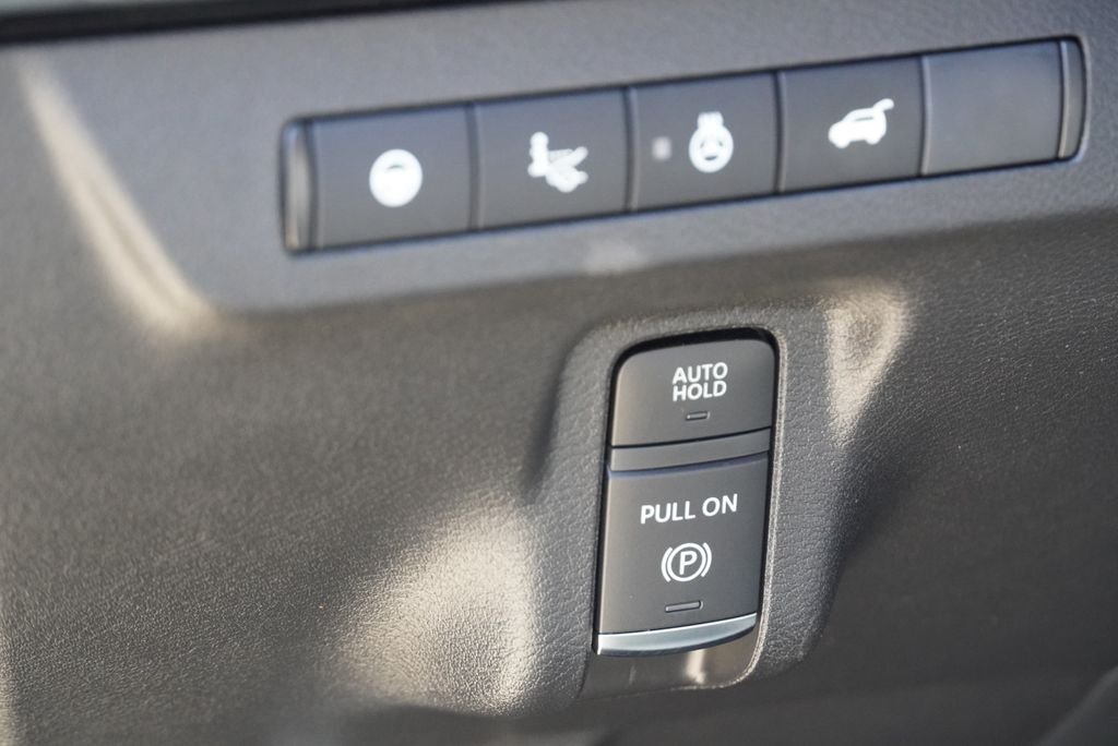 Used 2025 Black Nissan Platinum image 24