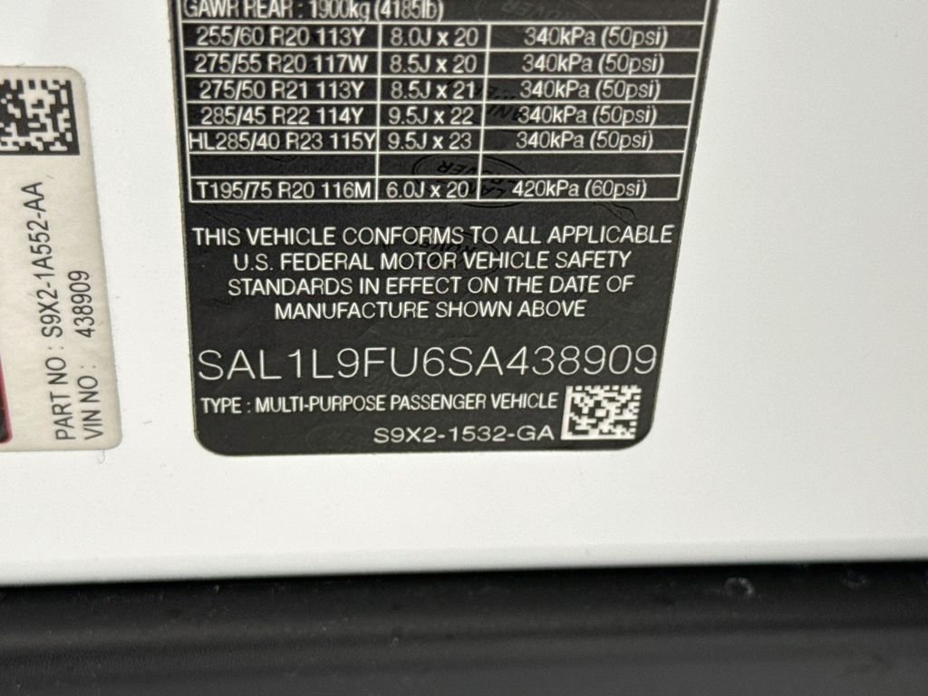 Certified Used 2025 Fuji White Land Rover Dynamic SE image 34