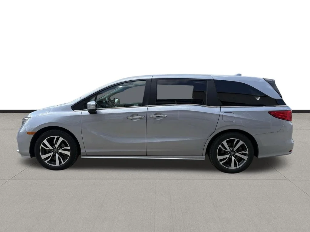 Used 2022 Pacific Pewter Metallic Honda Touring image 6