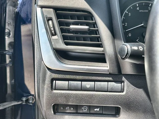 2025 Nissan Rogue SV - Photo 17