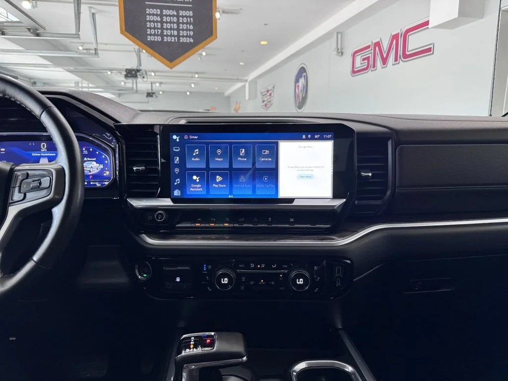 2023 Chevrolet Silverado 1500 LTZ - Photo 19