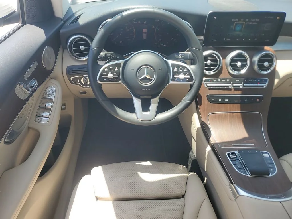 Used 2021 White Mercedes-Benz 4MATIC® SUV image 12