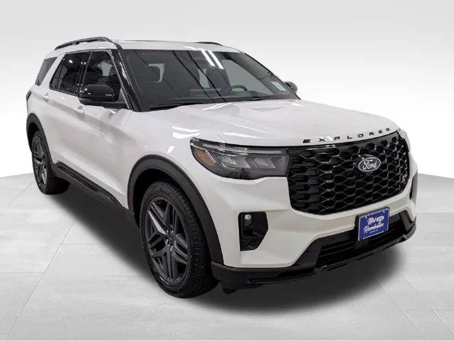 New 2027 Star White Metallic Tri-Coat Ford ST image 51