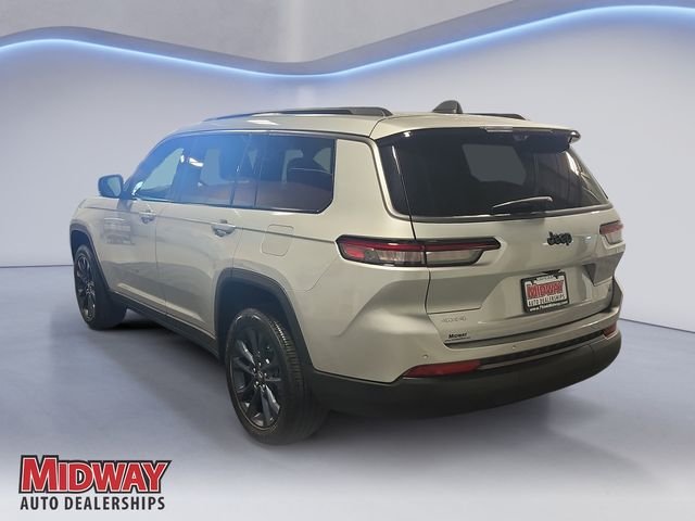 New 2026 Silver Zynith Exterior Paint Jeep Limited image 3