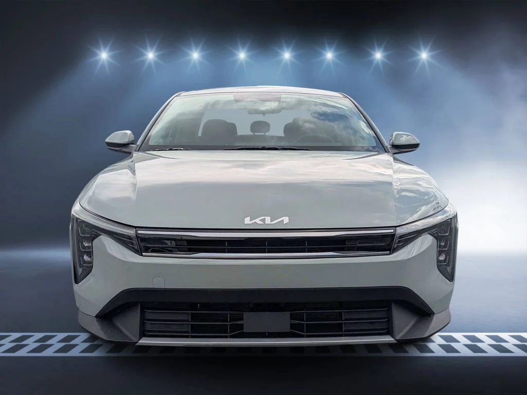 Used 2025  Kia EX image 9