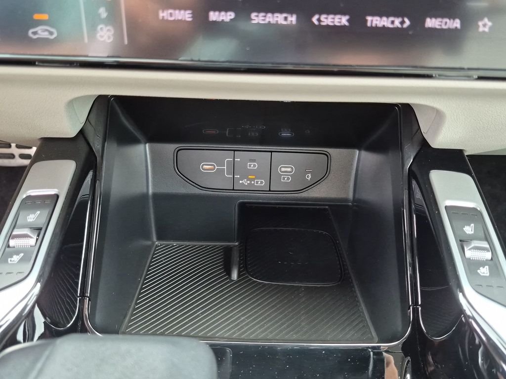 Used 2024 Gray Kia SX image 38