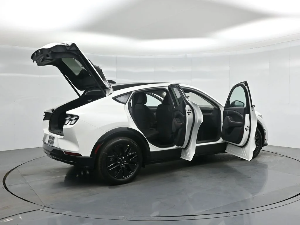 New 2026 Star White Metallic Tri-coat Ford Premium image 5