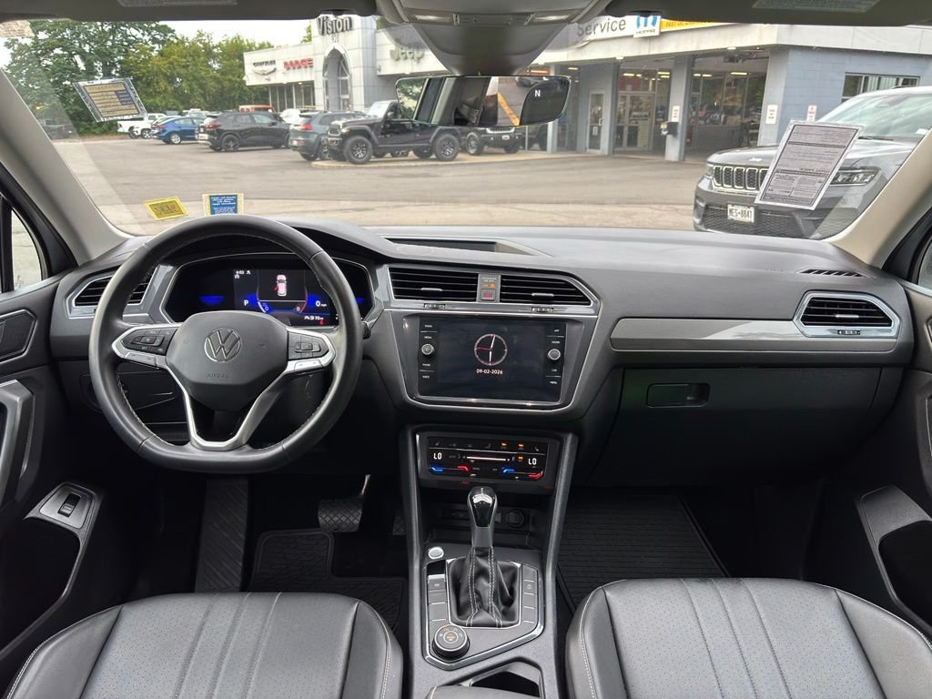 Used 2022 Gray Volkswagen 2.0T SE image 18