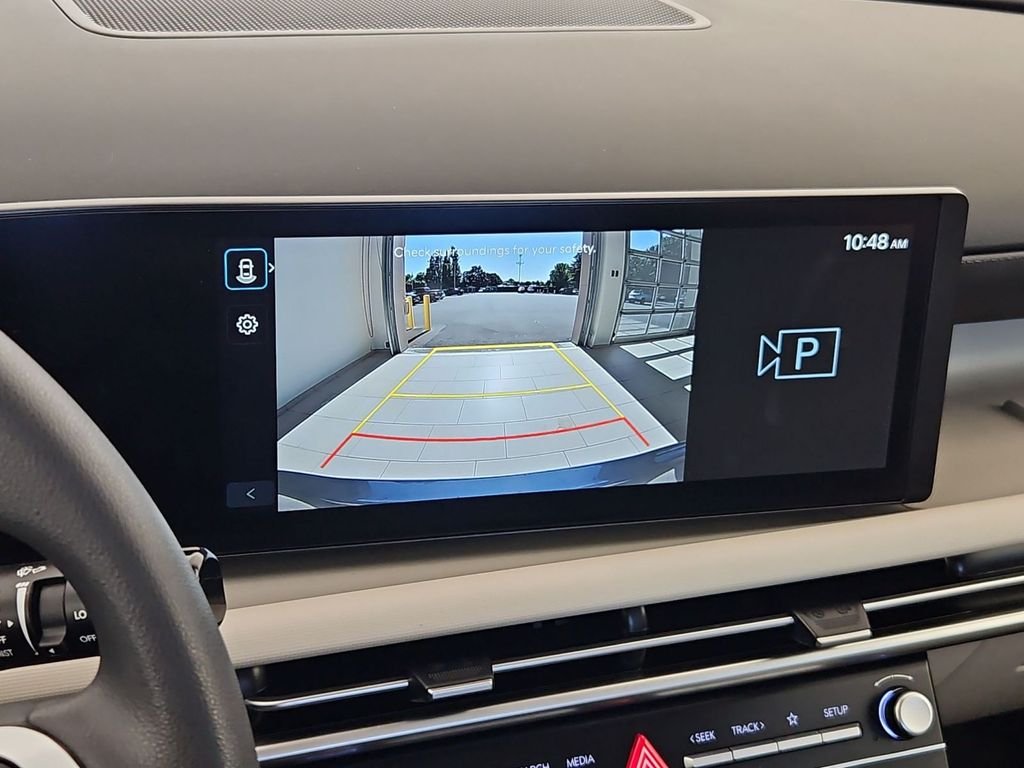 Used 2025 Silver Hyundai SE image 19