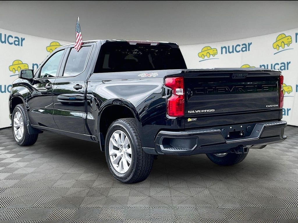 Used 2023 Black Chevrolet Custom image 4