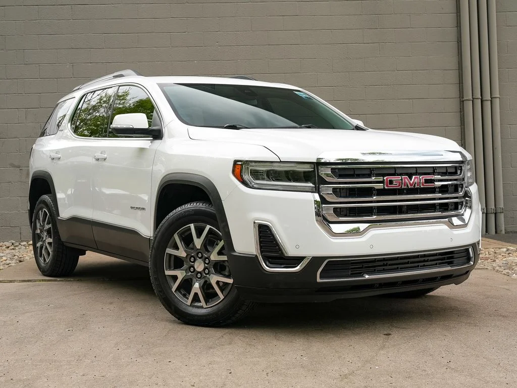Used 2022 White GMC SLE image 3