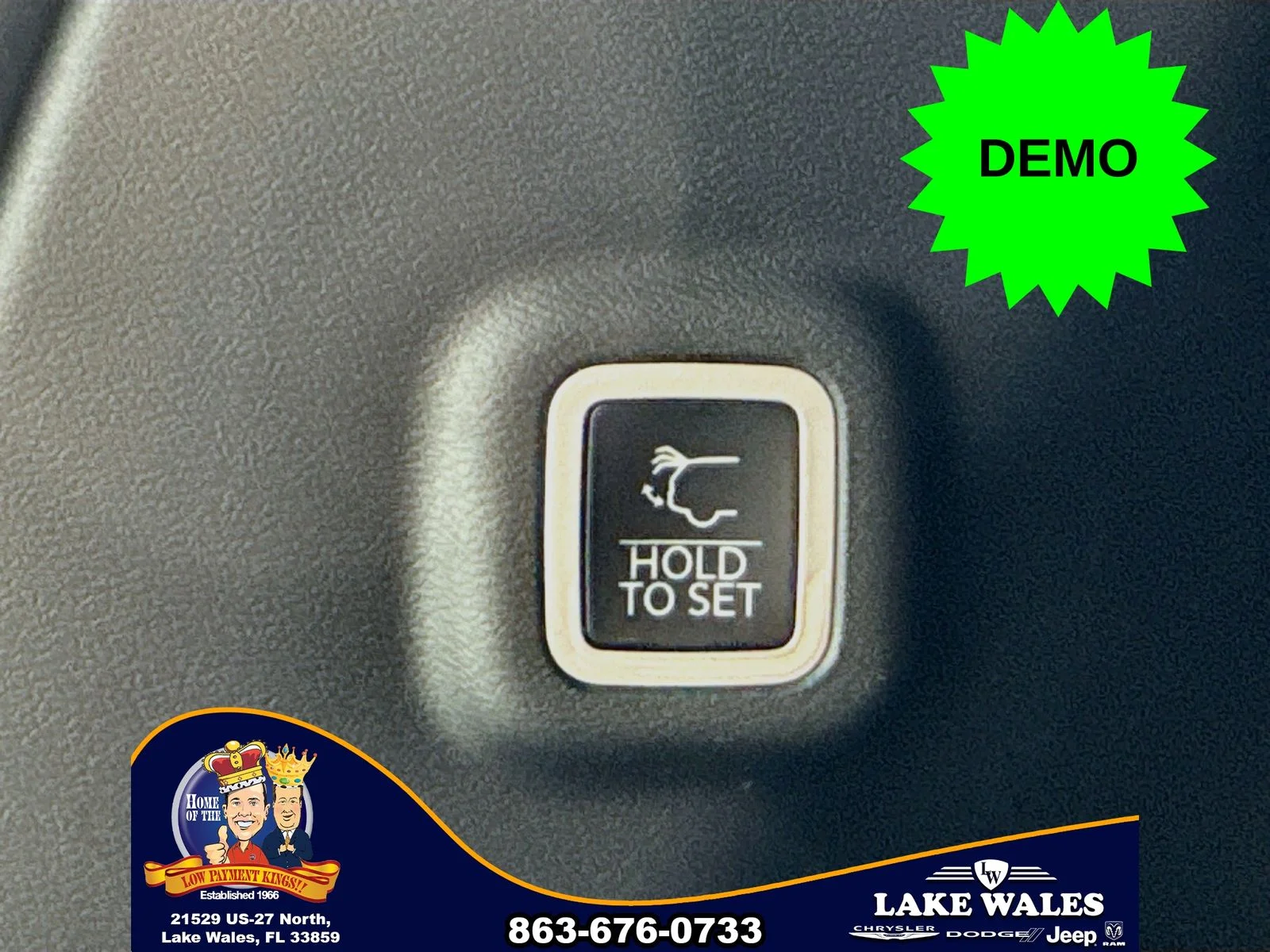 New 2026 Diamond Black Crystal Pearl-Coat Exterior Paint Jeep Limited image 25