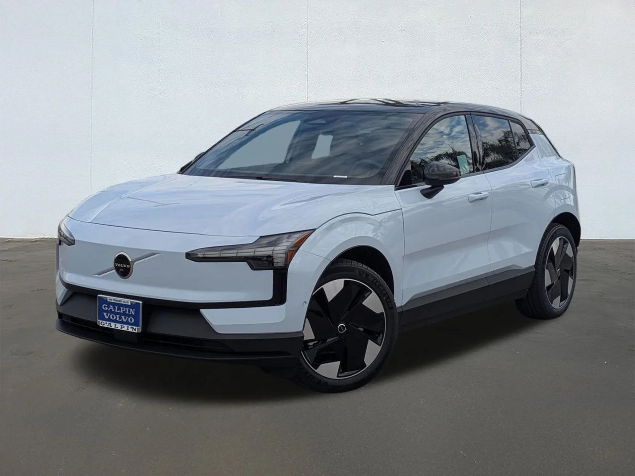 2026 Volvo EX30 Twin Motor Performance Ultra's photo