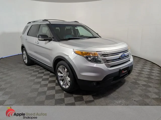 Used 2011 Silver Ford XLT image 1