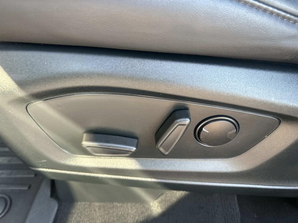 Certified Used 2022 Gray Metallic Ford XLT image 31