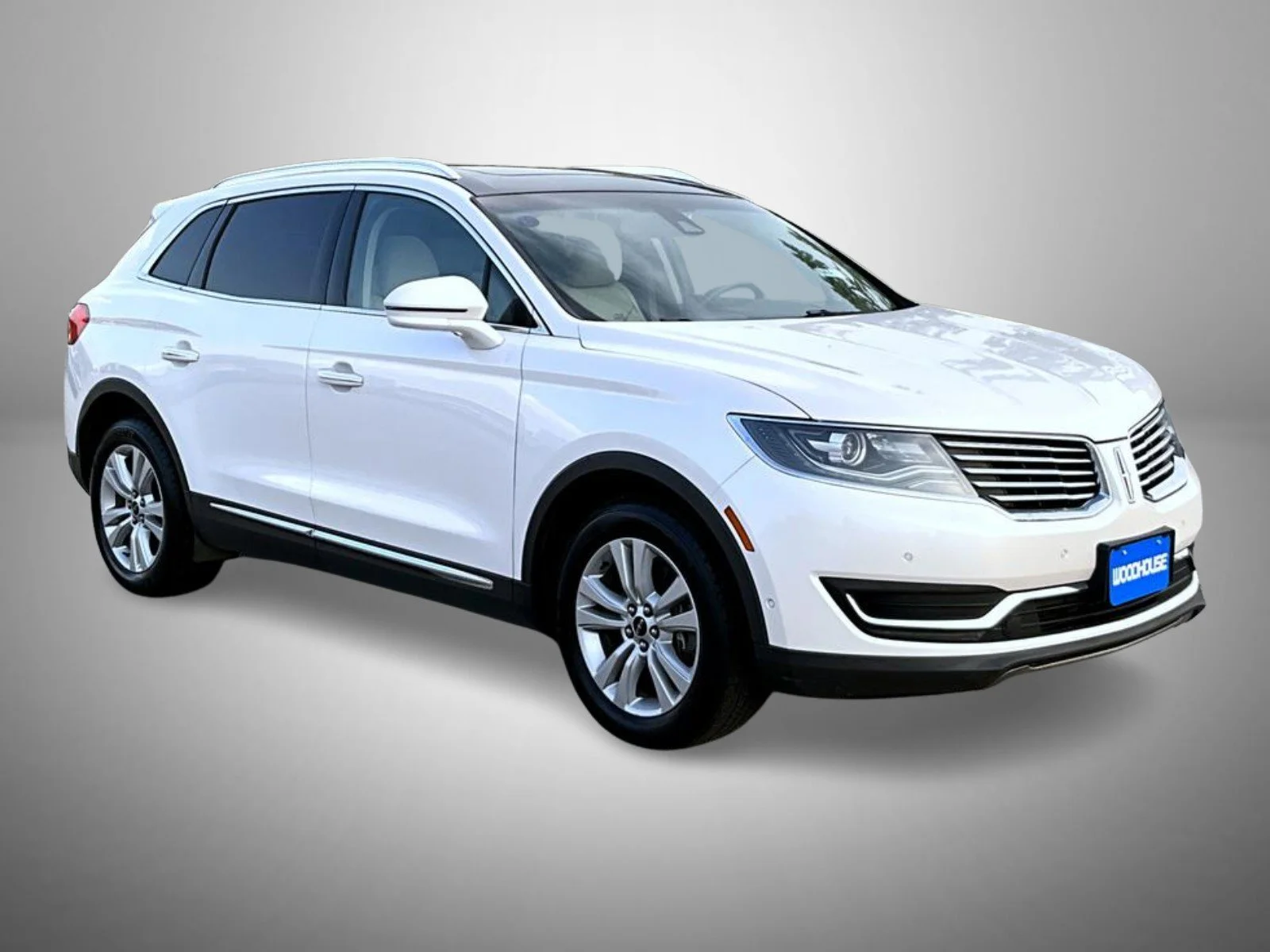 Used 2017 White Lincoln Reserve image 3