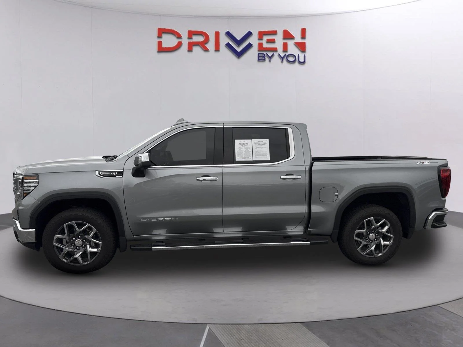 Used 2025 Sterling Metallic GMC SLT image 7