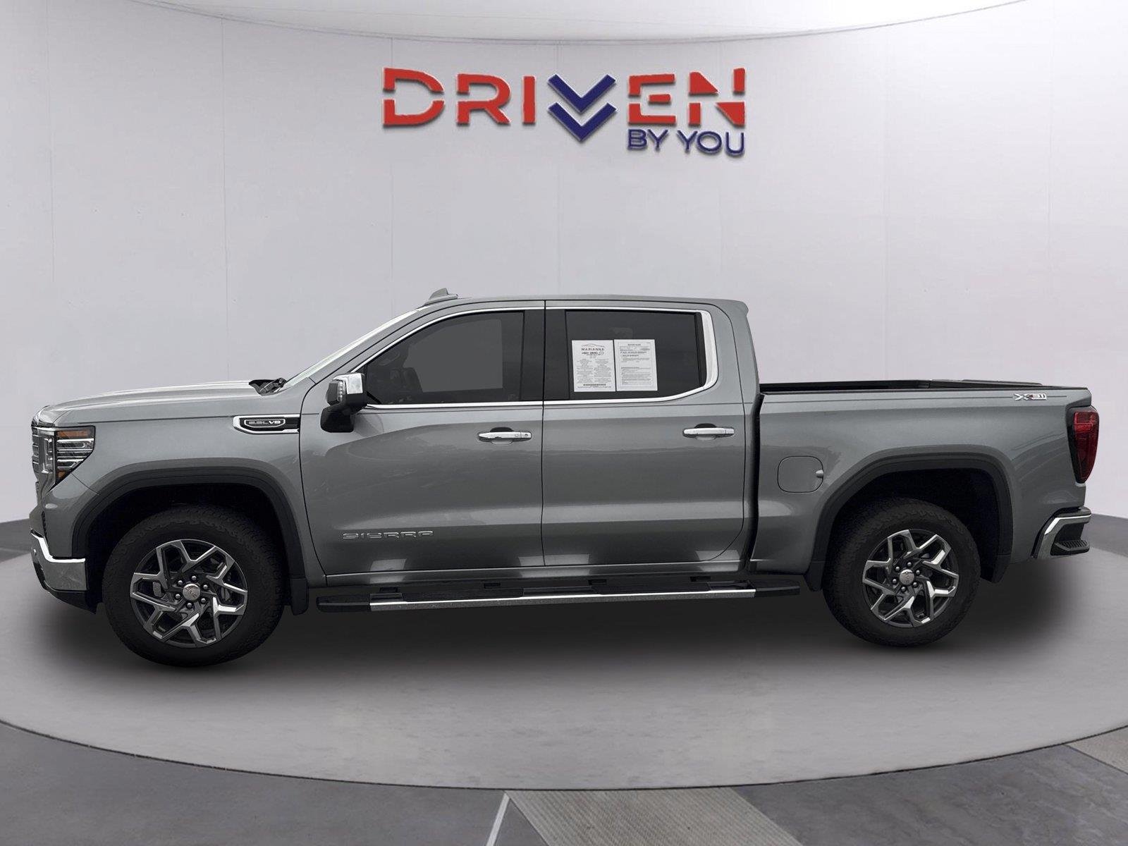 Used 2025 Sterling Metallic GMC SLT image 7