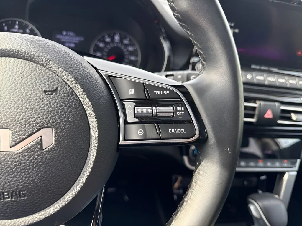 Used 2023  Kia EX image 18
