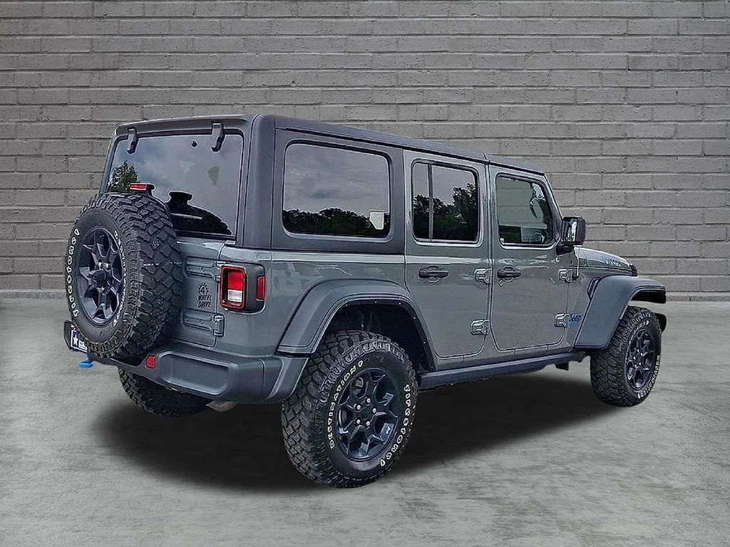 Used 2023 Gray Jeep 4x4 image 14