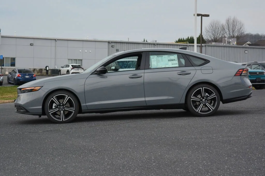 New 2026 Urban Gray Pearl Honda Sport Hybrid image 3