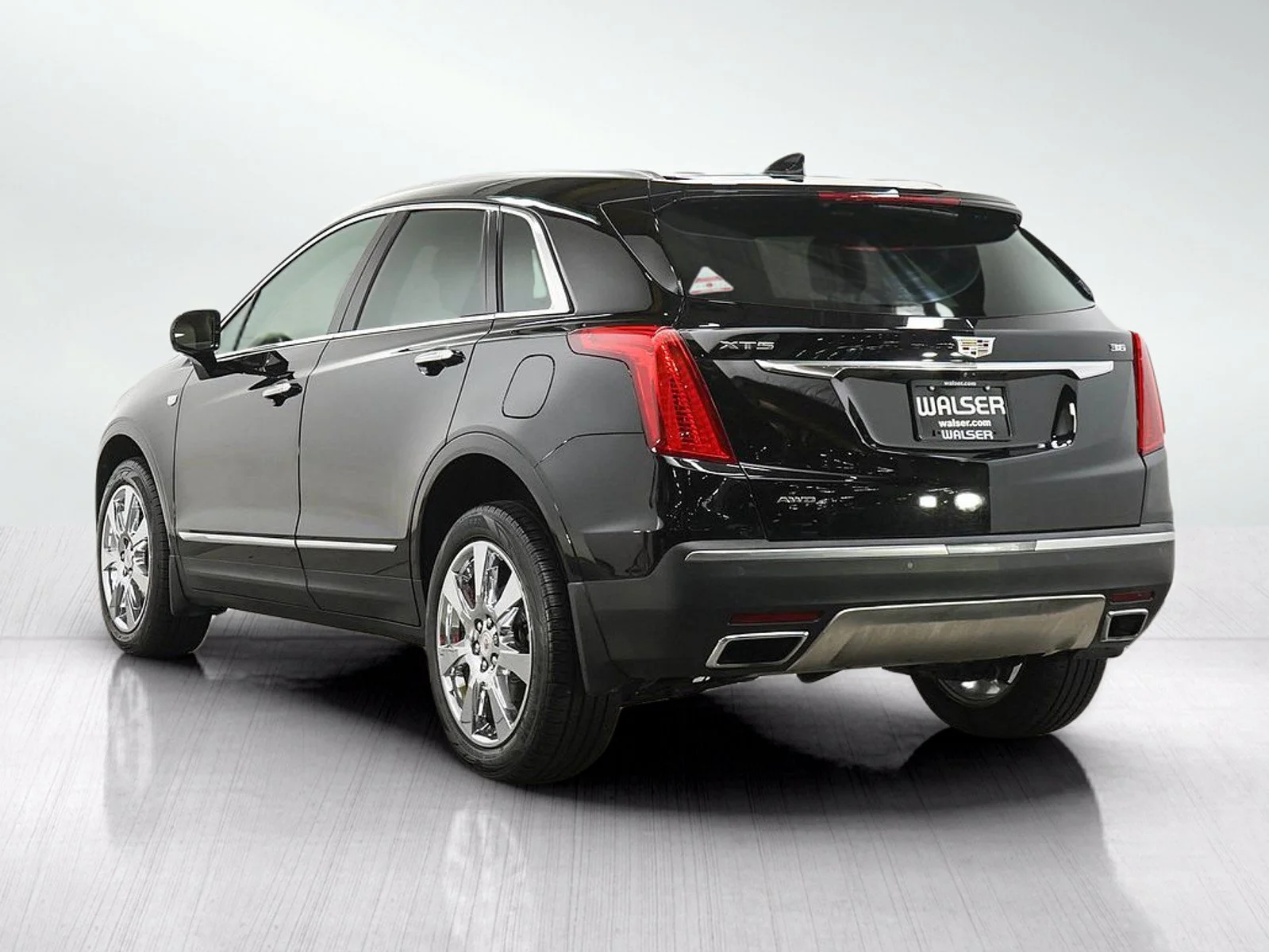 Used 2018 Stellar Black Metallic Cadillac Platinum AWD image 3