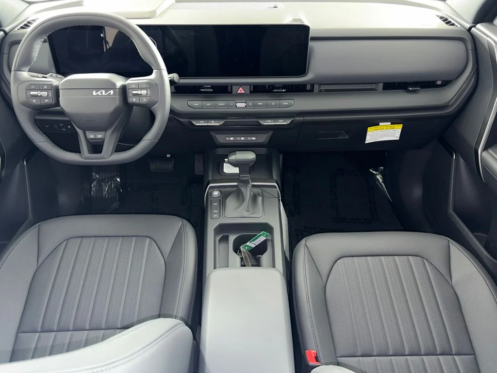 New 2027 Snow White Pearl Kia SX X -Line image 4