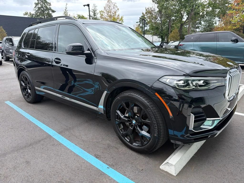 Used 2022 Black BMW xDrive40i image 7