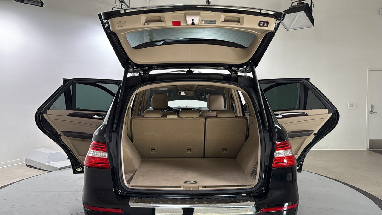 Used 2015 Black Mercedes-Benz ML 350 image 16